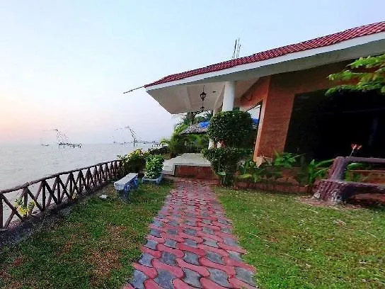 Lake Symphony Resort Kochi Indie