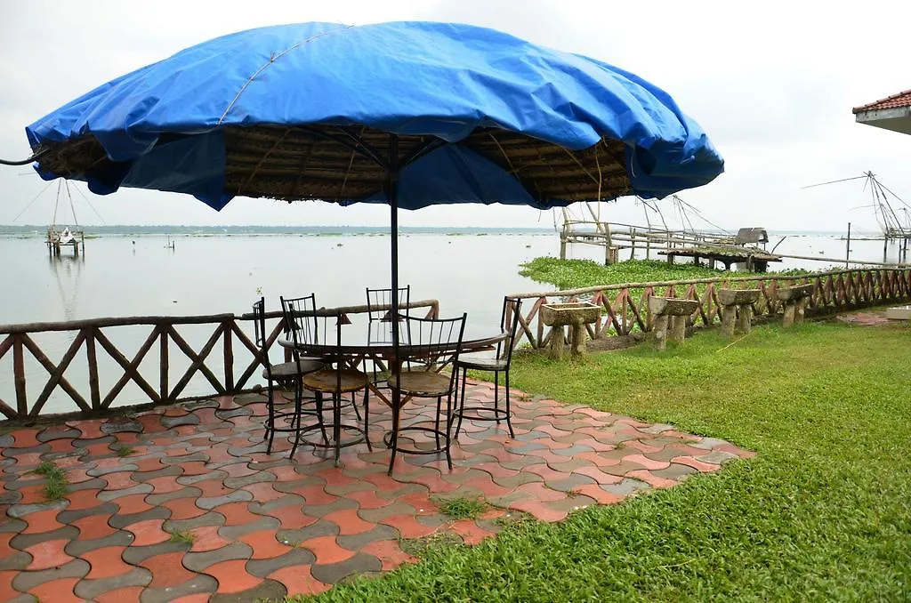 Lake Symphony Resort Kochi 0*,  India