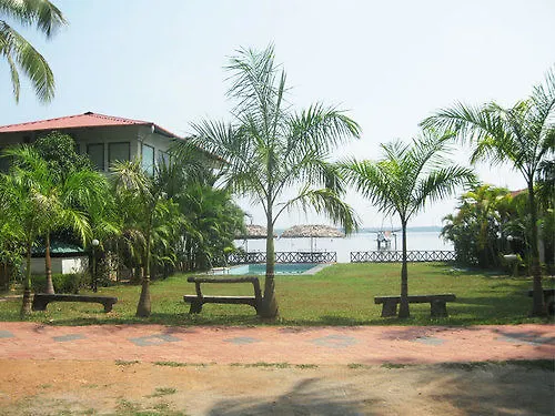 Lake Symphony Resort Kochi 0*,  India