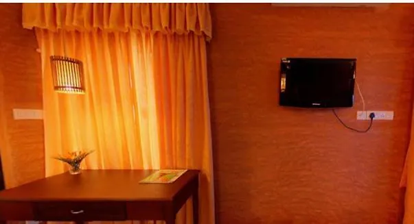 Lake Symphony Resort Kochi 0*,  India