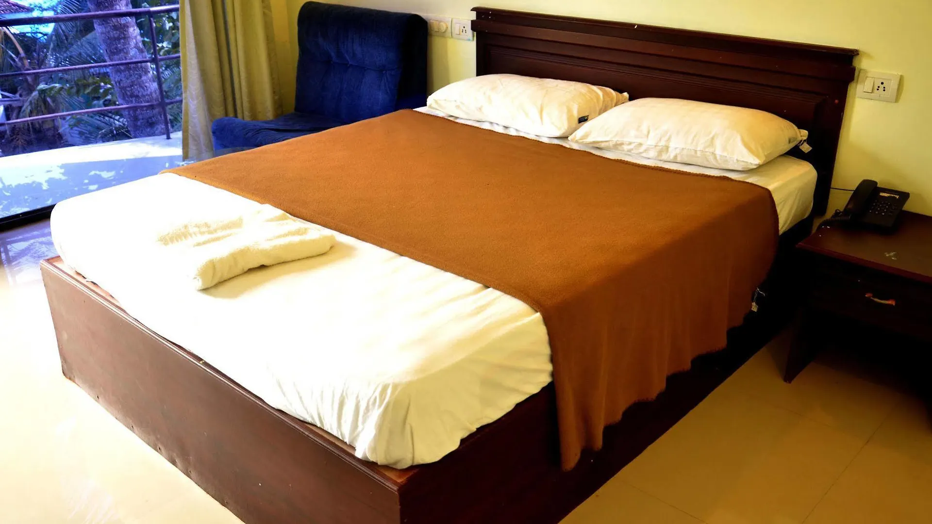 Lake Symphony Resort Kochi 0*,  India